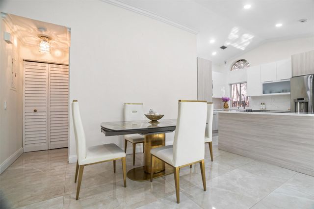 1427 Seagrape Cir, Weston, FL 33326