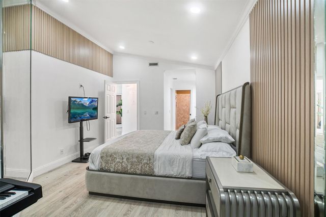 1427 Seagrape Cir, Weston, FL 33326