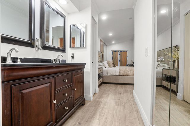 1427 Seagrape Cir, Weston, FL 33326