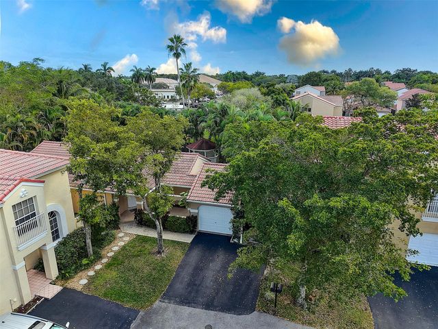1427 Seagrape Cir, Weston, FL 33326