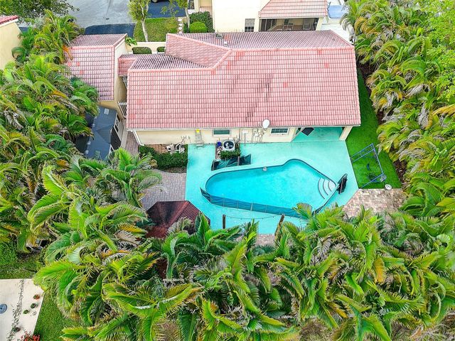 1427 Seagrape Cir, Weston, FL 33326