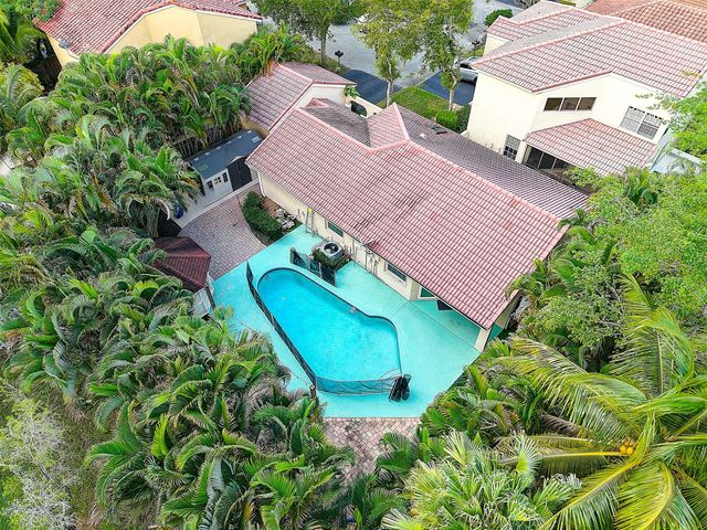 1427 Seagrape Cir, Weston, FL 33326