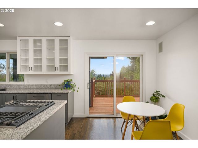 3505 Sw DOSCH Rd, Portland, OR 97239