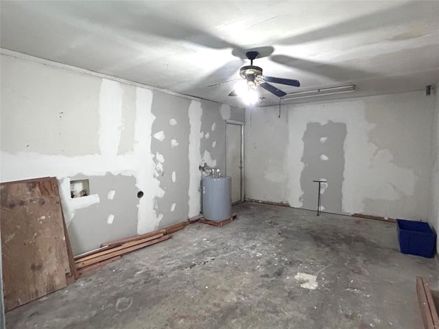 726 Holliday Lane, Duncanville, TX 75116