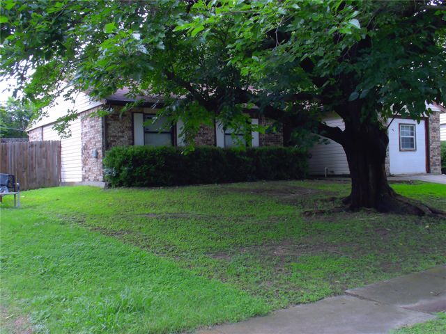 726 Holliday Lane, Duncanville, TX 75116