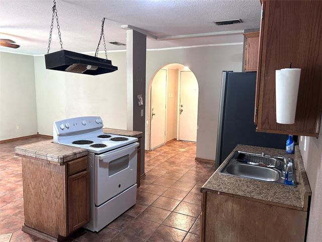 726 Holliday Lane, Duncanville, TX 75116