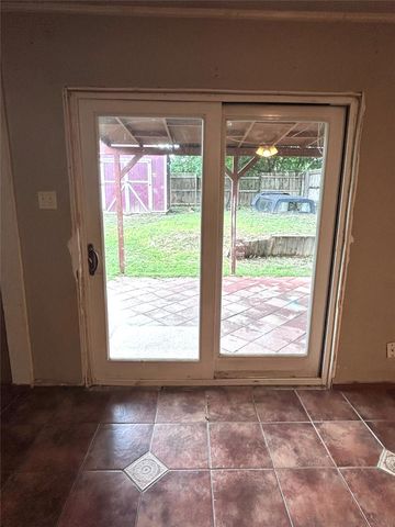 726 Holliday Lane, Duncanville, TX 75116