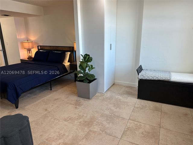 6039 Collins Ave 310, Miami Beach, FL 33140