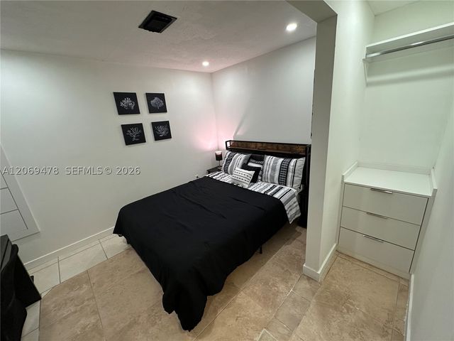 6039 Collins Ave 310, Miami Beach, FL 33140