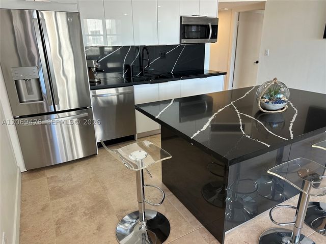 6039 Collins Ave 310, Miami Beach, FL 33140