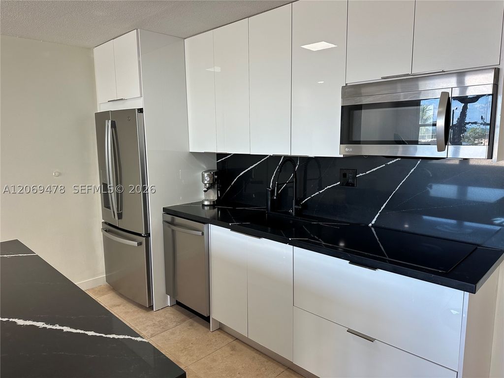 6039 Collins Ave 310, Miami Beach, FL 33140