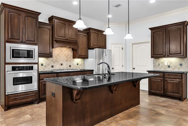 2906 Ascot Court, Bryan, TX 77808