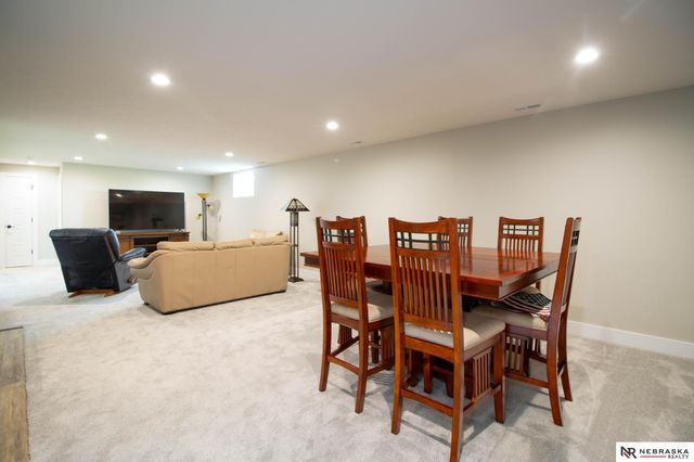 7800 Augustine Avenue, Lincoln, NE 68516