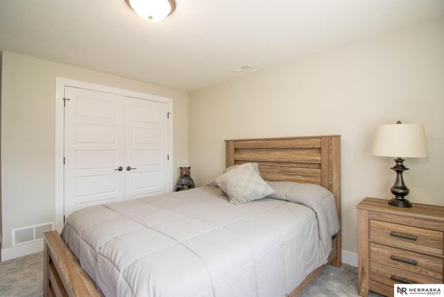 7800 Augustine Avenue, Lincoln, NE 68516