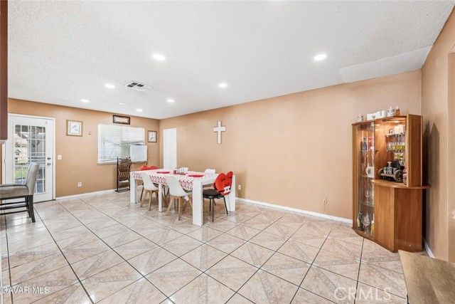 43903 11th, Lancaster, CA 93535