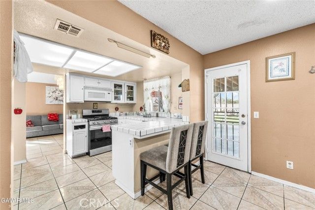 43903 11th, Lancaster, CA 93535