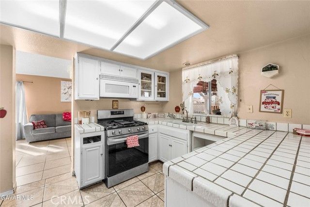 43903 11th, Lancaster, CA 93535
