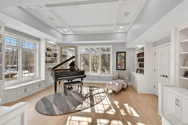 11415 N Stonefield COURT, Mequon, WI 53092