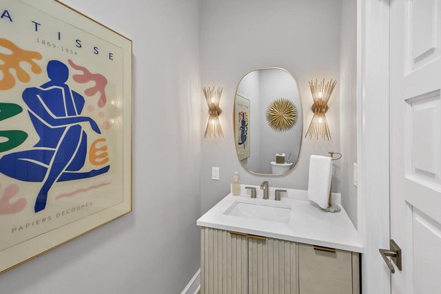 11415 N Stonefield COURT, Mequon, WI 53092