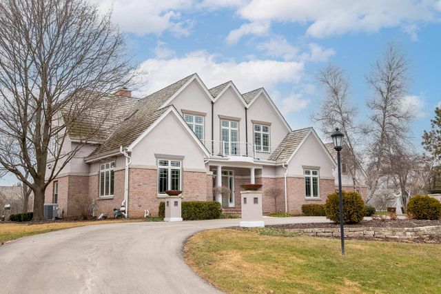11415 N Stonefield COURT, Mequon, WI 53092