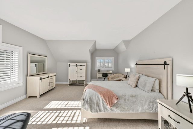 11415 N Stonefield COURT, Mequon, WI 53092