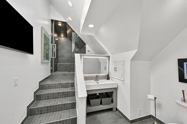 11415 N Stonefield COURT, Mequon, WI 53092