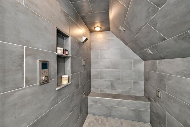 11415 N Stonefield COURT, Mequon, WI 53092