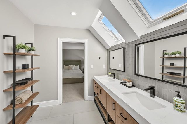 11415 N Stonefield COURT, Mequon, WI 53092