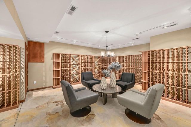 11415 N Stonefield COURT, Mequon, WI 53092