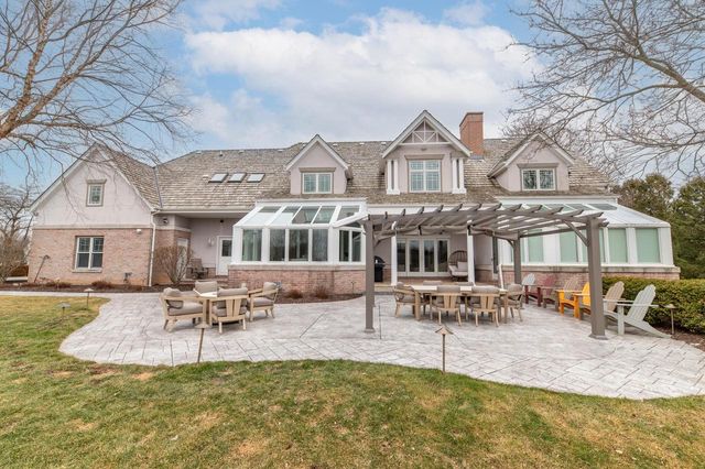 11415 N Stonefield COURT, Mequon, WI 53092