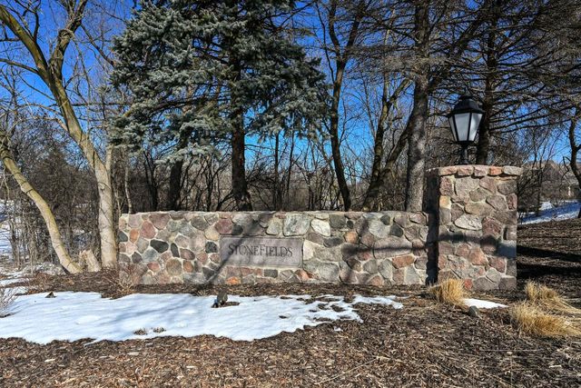 11415 N Stonefield COURT, Mequon, WI 53092