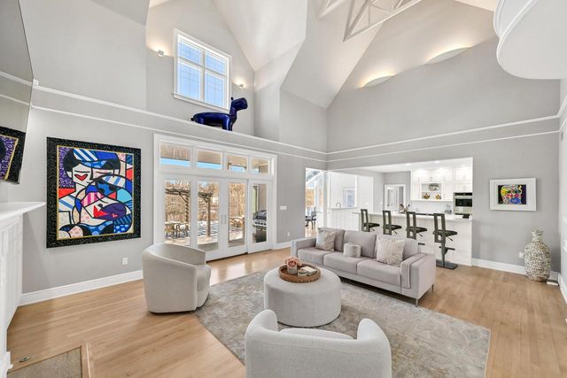 11415 N Stonefield COURT, Mequon, WI 53092