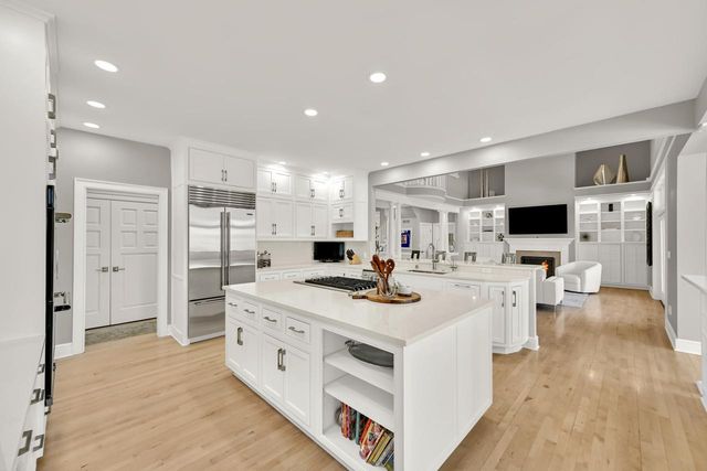 11415 N Stonefield COURT, Mequon, WI 53092