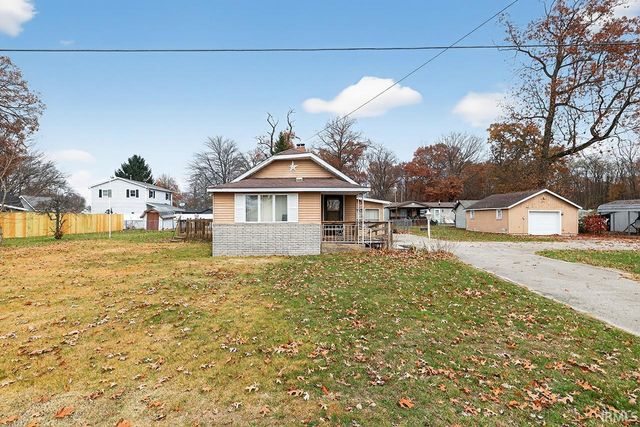 22747 Lake Shore Drive, Elkhart, IN 46514