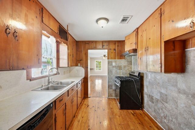 7921 Pointer Street, Houston, TX 77016