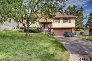 611 Sand Hill Road, Louisville, NE 68037