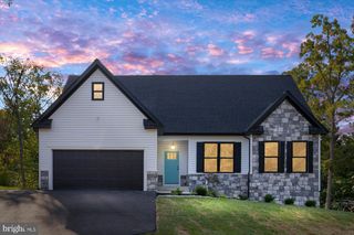 111 HUNTINGTON HILLS LN, Fredericksburg, VA 22401