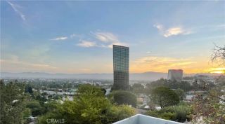 3915 Fredonia Drive, Studio City, CA 90068
