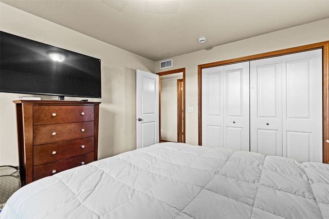 1370 Whipple Court, North Liberty, IA 52317