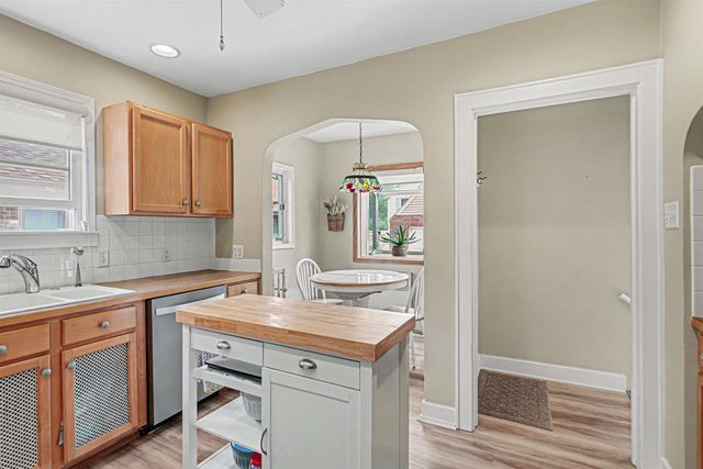 2216 Adams Boulevard, Saginaw, MI 48602