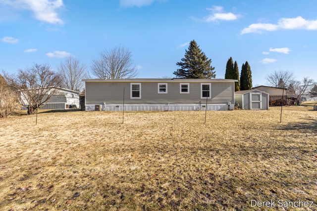 7296 W Maize Drive, Belmont, MI 49306