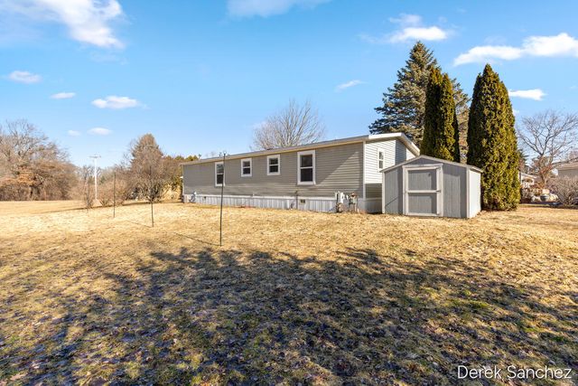 7296 W Maize Drive, Belmont, MI 49306