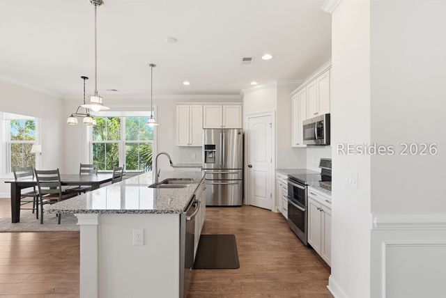 4 Carlen Cv, Hilton Head Island, SC 29926