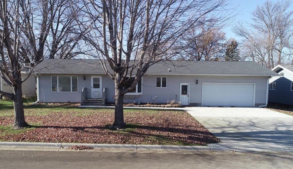 314 10th Ave SE, Elbow Lake, MN 56531