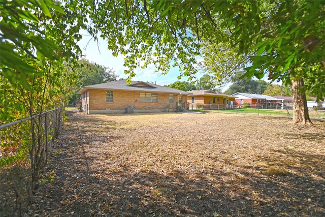 3208 Avon Drive, Denton, TX 76209