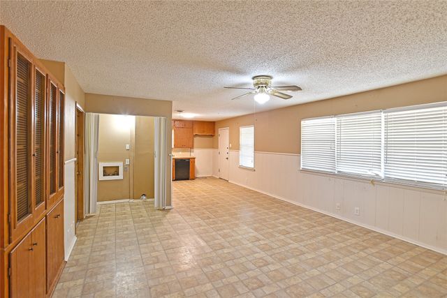 3208 Avon Drive, Denton, TX 76209