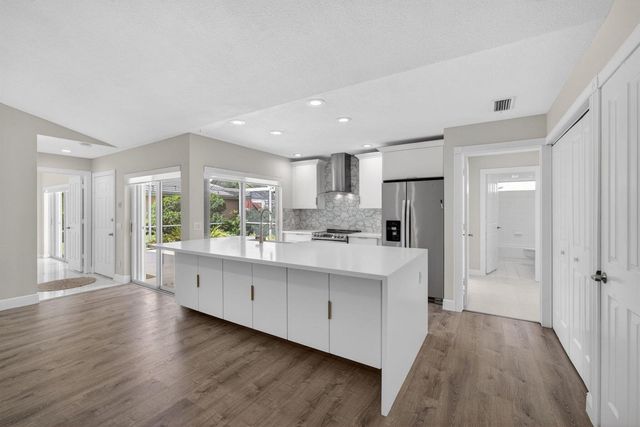 1504 Springdale Court, Palm Beach Gardens, FL 33403