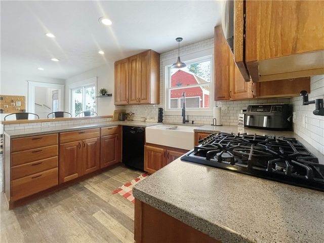 85 Hopkins Avenue, Johnston, RI 02919