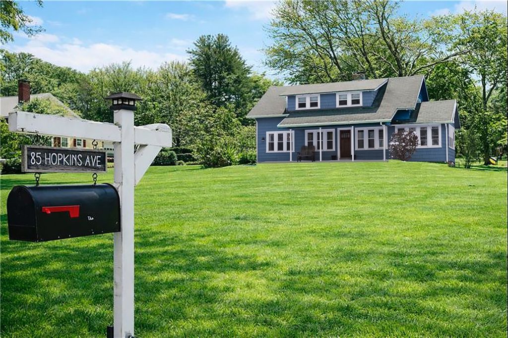 85 Hopkins Avenue, Johnston, RI 02919