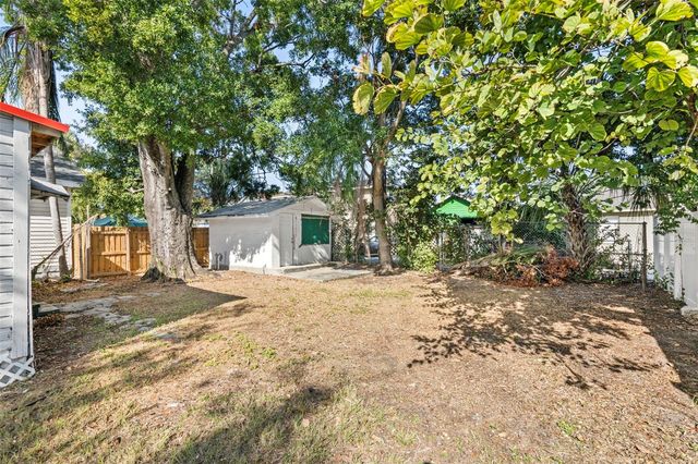 2119 W CHESTNUT STREET, Tampa, FL 33607